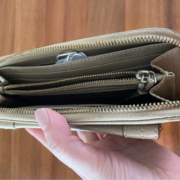 NWT &COA & dust bag Chloe Tan Leather Wallet - Picture 6 of 9